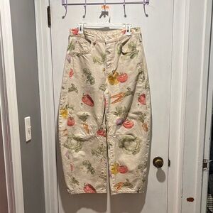 WE THE FREE veggies good luck printed barrel jeans